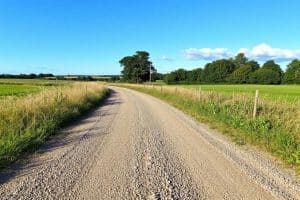 Comment faire une allée carrossable en gravier sans stabilisateur ?