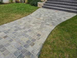 pavés en pierre naturelle comment réussir votre aménagement extérieur